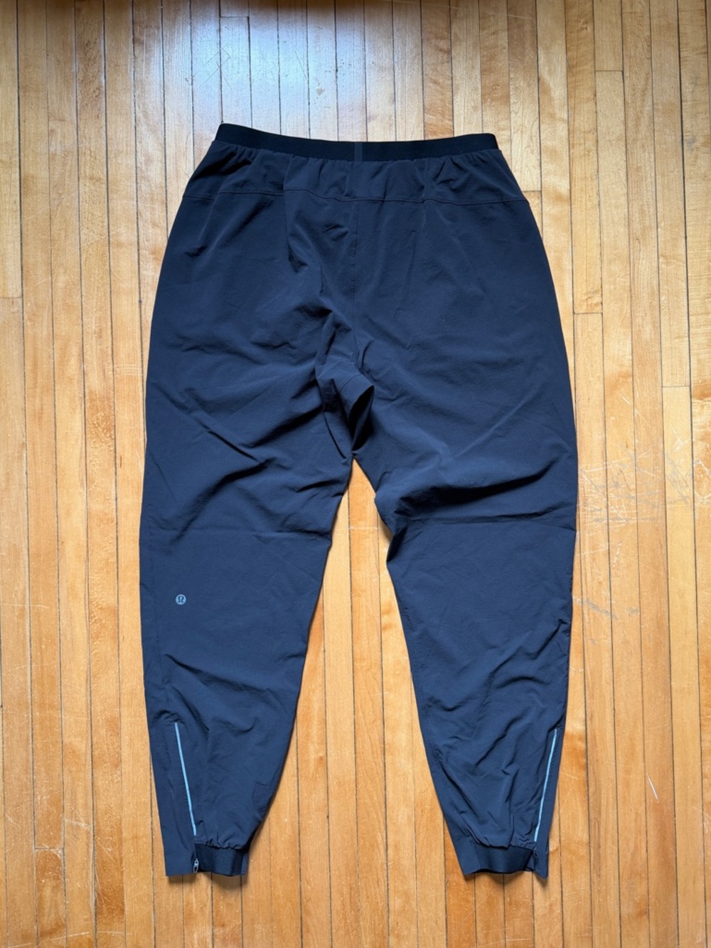 Lululemon Surge Joggers Stretch Reflective Ankle Zip Workout Pants Mens Sz. L